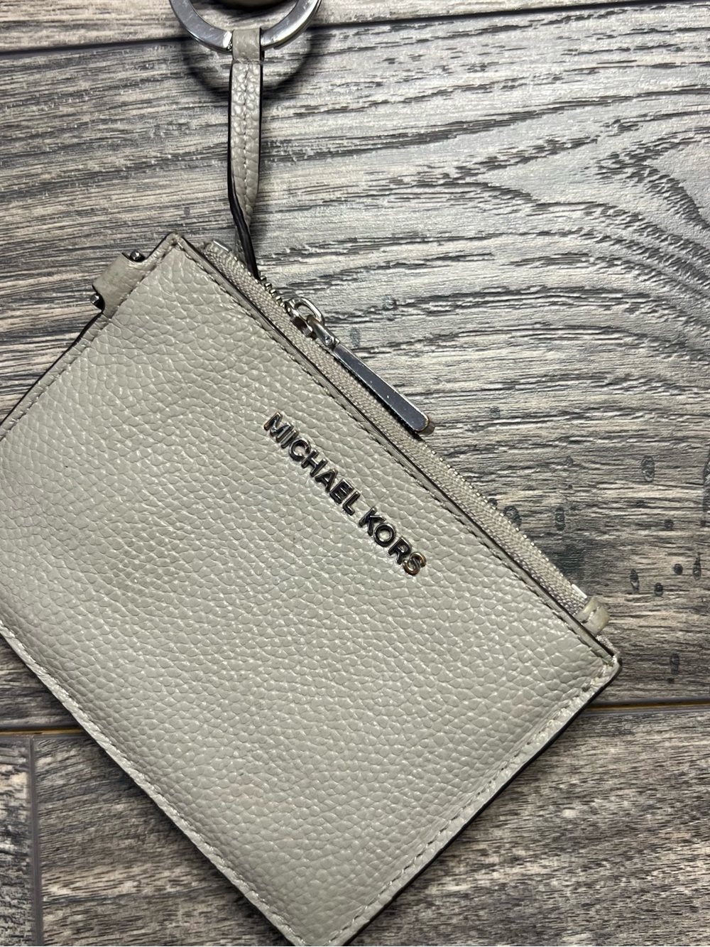 Michael Kors Pebbled Leather Zip Card Holder Wallet Keychain Light Gray